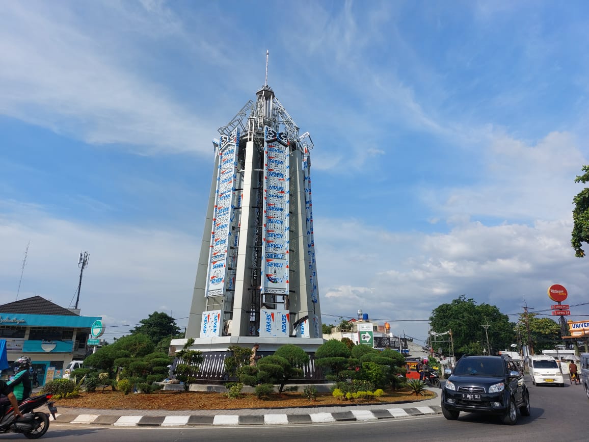 Tugu Pamulang di persimpangan Jalan Siliwangi, Pamulang, Tangerang Selatan.