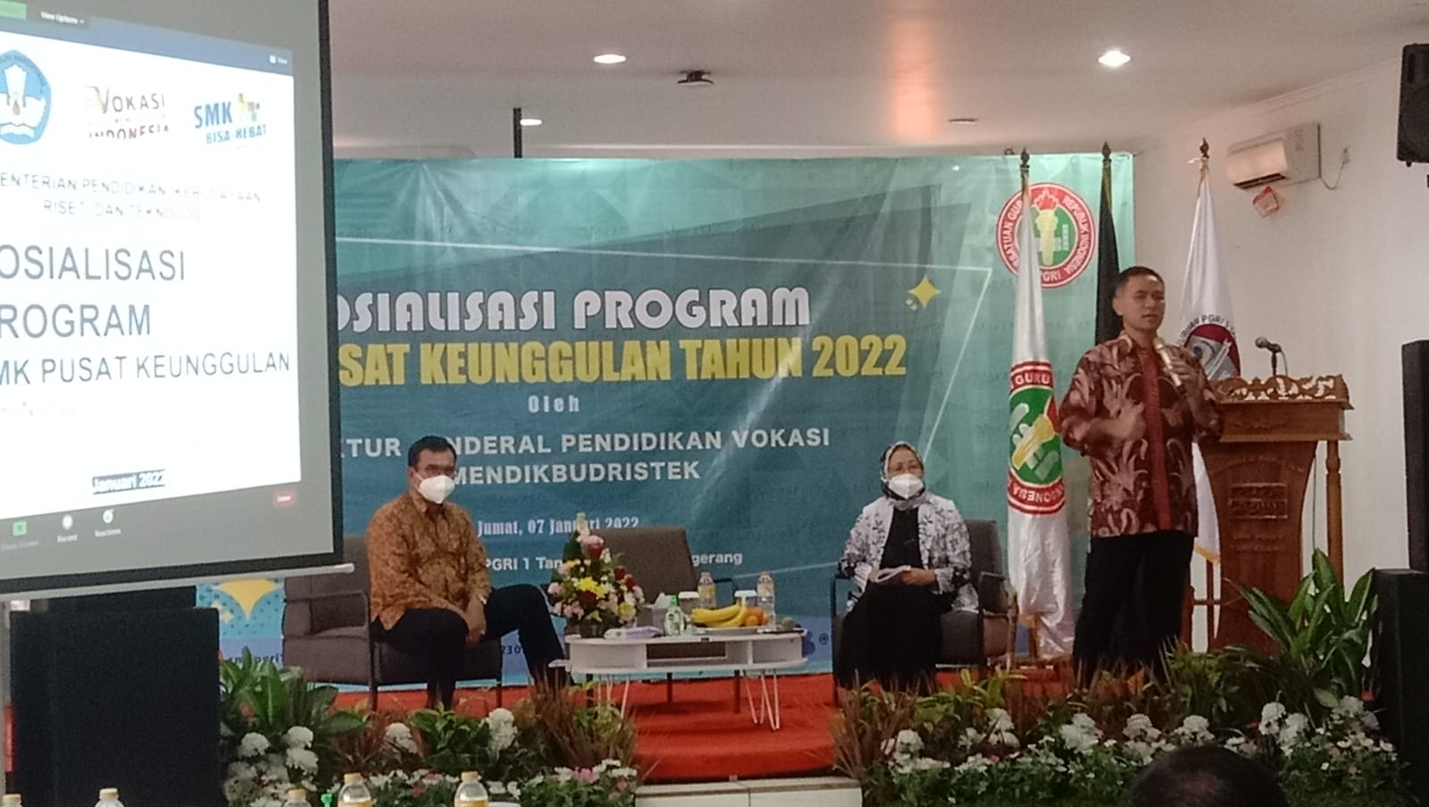 Direktur Jenderal Pendidikan Vokasi Kemendikbudristek Wikan Sakarinto saat sosialisasi program SMK Pusat Keunggulan di SMK PGRI 1 Kota Tangerang.
