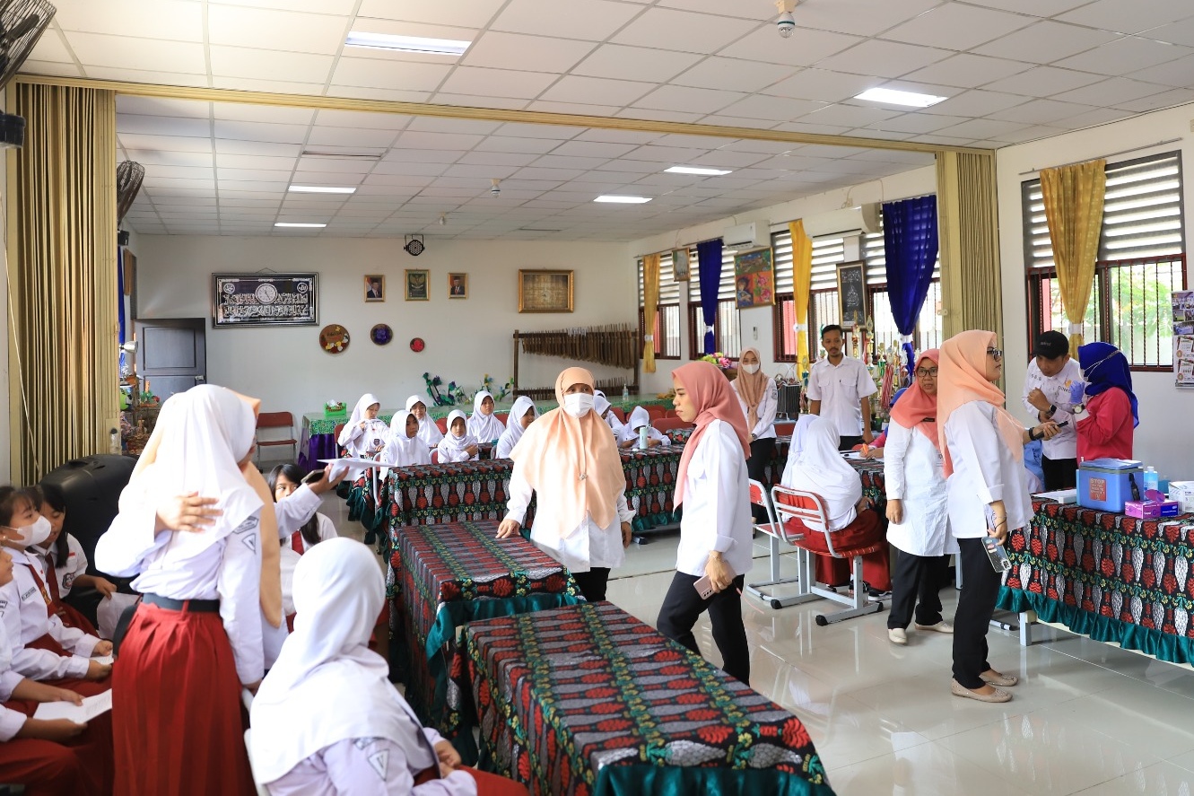 HPV Vaccinations Included in School Children Immunization Month Program by Tangerang City Government