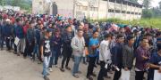 Ribuan Pencari Kerja Serbu Kantor Disnaker Tangerang
