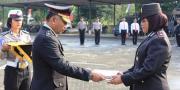 HUT Bhayangkara ke-71, Polresta Tangerang Beri Personel Penghargaan