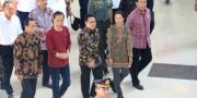 Berpenampilan Santai, Jokowi Resmikan Kereta Bandara Soekarno Hatta