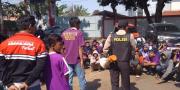 Polisi Temukan Sajam saat Periksa Supporter Persita asal Teluknaga