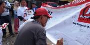 Relawan Jokowi-Ma'ruf Blusukan di Pasar Pamulang