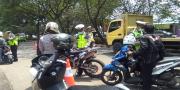 Hindari Razia di Tangerang, Banyak Pemotor Sembunyi ke Warung