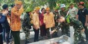Hari Pahlawan, Veteran Tabur Bunga di TMP Taruna