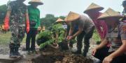 Cegah Banjir, Polresta Tangerang Gencarkan Tanam Pohon
