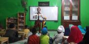 Bikin Anak Rajin Belajar, Ustaz di Tangerang Jadi Badut Syariah
