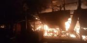 10 Warung Terbakar di Situ Bulakan Periuk Tangerang 