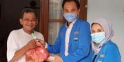 Door to Door, PMII Ciputat Bagikan Hand Sanitizer & Sembako ke Warga Tangsel