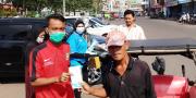 Jelang PSBB, FORMI Tangerang Bagikan Masker & Paket Sembako