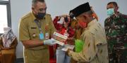 Pemkab Tangerang Mulai Salurkan Bantuan Tunai Dampak COVID-19