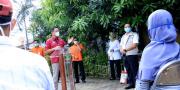 Dampingi Mensos, Wali Kota Tangerang Salurkan Bansos Presiden Tahap 3