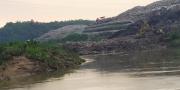 TPA Cipeucang Longsor, Sampah Tumpah ke Sungai Cisadane