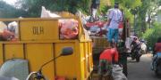 Sampah Menumpuk di Pinggir Jalan Pondok Bahar Tangerang Sudah Dibersihkan