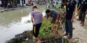Cegah Banjir, Warga Teluknaga Bersih-bersih Saluran Tangerang