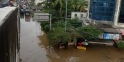 Banjir di Fly Over Tiptop Taman Cibodas, Lalu Lintas Macet