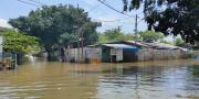 Akses Jalan Total Persada Tangerang Masih Terendam Banjir