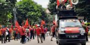 Gaji Dipotong Sepihak Alasan Pandemi, Buruh PT Sutera Indah Utama Demo di Tangerang