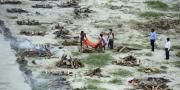 Ngeri, Ratusan Mayat Mengambang Akibat Kuburan Dekat Sungai Gangga Kebanjiran