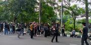 Aktivis Demo Tolak PPKM di Kota Tangerang