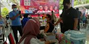 Warga Pasar Kemis Tangerang Ramai-ramai Divaksin Dosis Dua