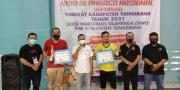 Pokja WHTR Sabet 2 Piala Lomba Badminton Siwo PWI Tangerang