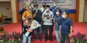 Hari Guru Nasional, Kadis Pendidikan Kota Tangerang Kaget Diberi Kejutan Wartawan