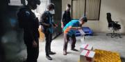 Brimob Bersenjata Lengkap Kawal Ketat Vaksin Covid-19 di Pintu Tol Cikupa Tangerang 