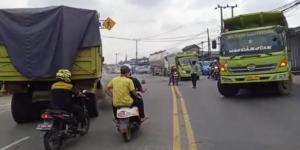Rawan Kecelakaan di Tangerang, Simak Tips Aman Berkendara di dekat Bus dan Truk