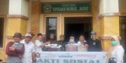 DPRD Bagikan Karpet ke 31 Masjid dan Musala di Cipondoh Tangerang