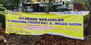 Kotor & Semrawut, Setelah Petugas Berjaga 24 Jam Awasi PKL Bandel di Kali Sipon Tangerang