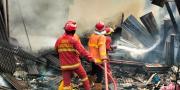 Empat Lapak Usaha di Cipondoh Tangerang Terbakar