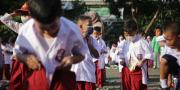 Kepsek SDN Uwung Jaya Sebut Lomba Ganti Baju Siswa Baru Tradisi Sejak 2007