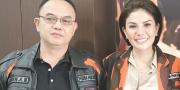 Gabung Pemuda Pancasila Banten, Nikita Mirzani Pamer Seragam dan Kartu Anggota