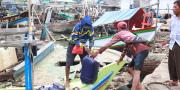 Pemkab Tangerang Salurkan 7.400 Liter Solar ke Nelayan Ketapang