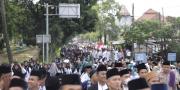 Puluhan Ribu Santri 'Tumpah Ruah' di Jalanan Kota Tangerang