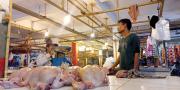 Jelang Nataru, Harga Daging Ayam di Pasar Tangerang Malah Turun