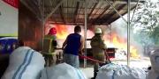 Home Industri Sandal di Balaraja Tangerang Kebakaran, 5 Rumah dan 1 Mobil Ludes