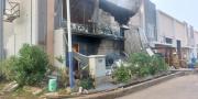 Kebakaran Melanda Gudang di Pakuhaji Tangerang