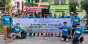 Sambut HUT RI ke-78, Warga LDII Kota Tangerang Kompak Kerja Bakti dan Bagi-bagi Bendera