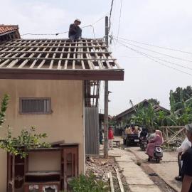 Diterjang Angin Puting Beliung, Puluhan Rumah di Sukadiri Tangerang Atapnya Hilang dan Ambruk