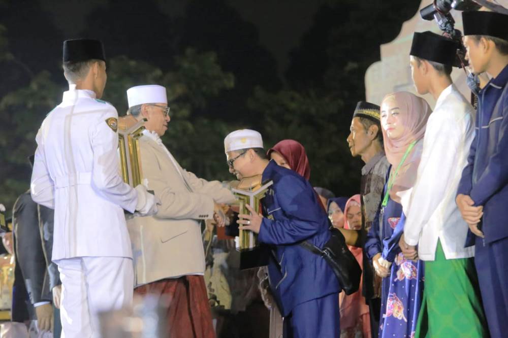 Gubernur Banten Wahidin Halim beserta rombongan saat Closing Ceremony MTQ XVI di kawasan Pusat Penerintahan Kota Tangerang.