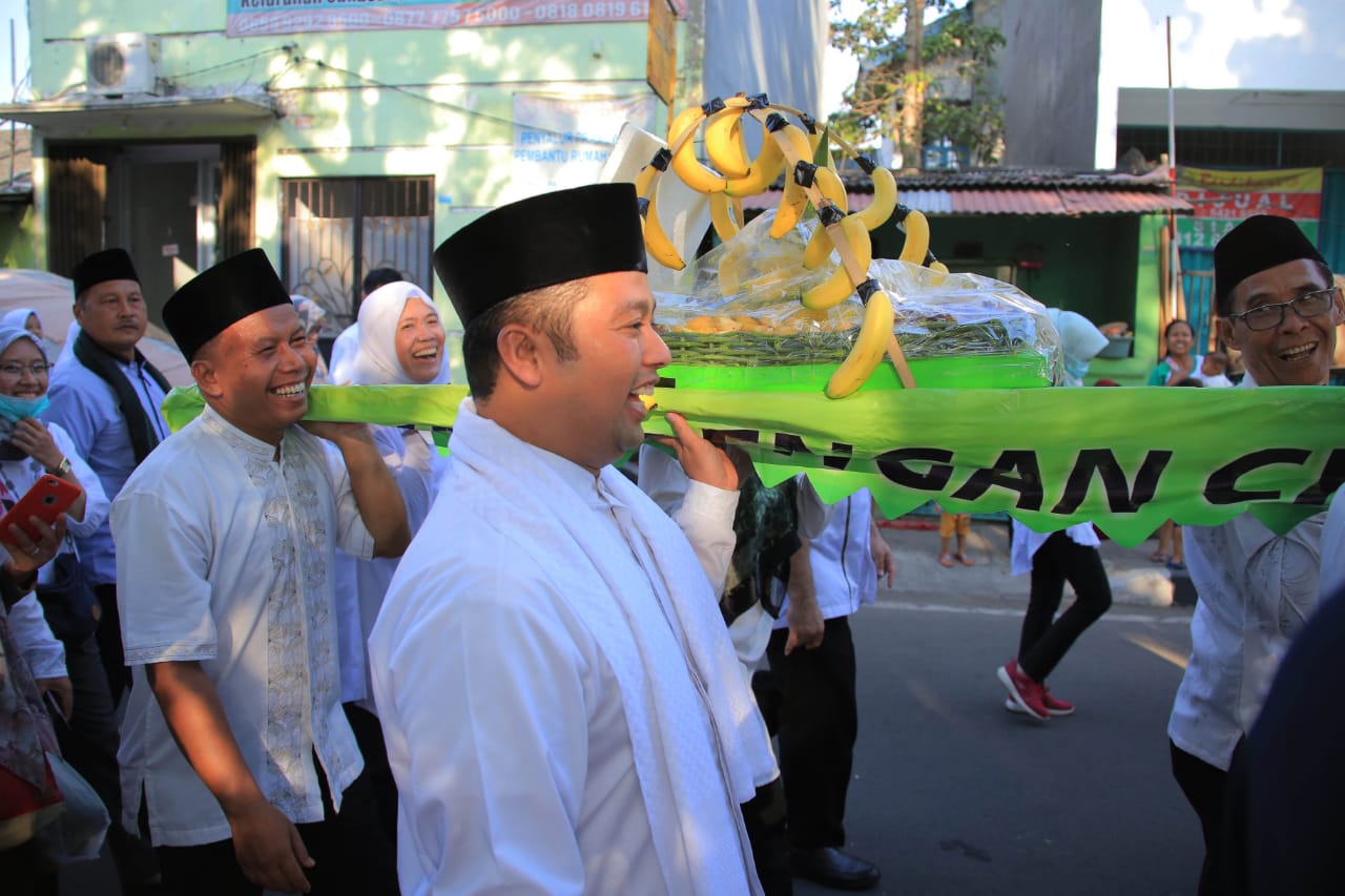 Wali Kota Tangerang Arief R. Wismansyah turut mengikuti berbagai Kegiatan Festival Maulid di Kampung Bekelir, Kelurahan Babakan, Kecamatan Tangerang, Kota Tangerang.