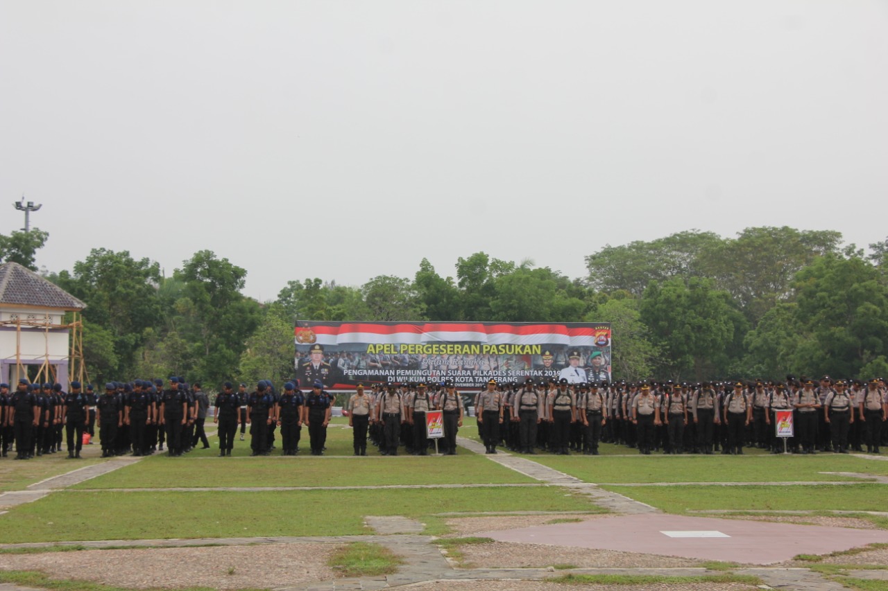 Apel pengamanan pelantikan kepala desa (kades) Kabupaten Tangerang terpilih di lapangan Pemkab Tangerang.