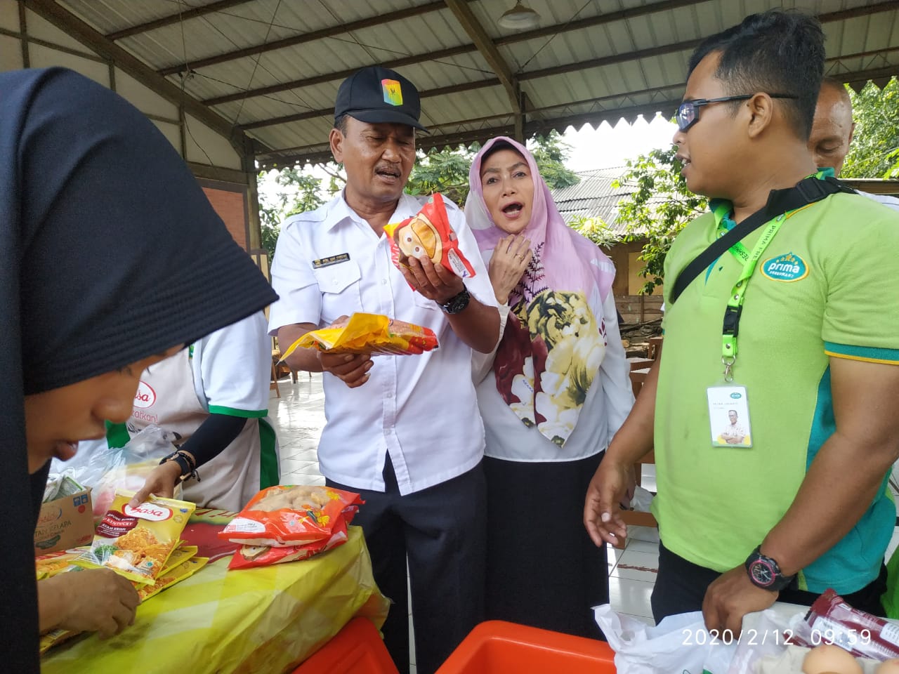 Suasana kegiatan pasar murah di Kelurahan Periuk Jaya, Kecamatan Periuk, Kota Tangerang