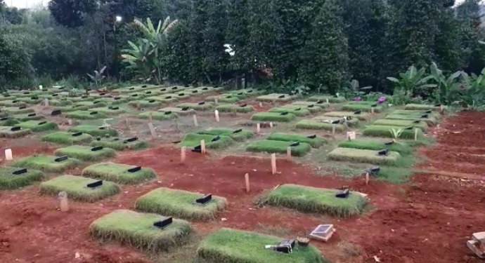 Sejumlah Tempat Pemakaman Umum (TPU) Jombang, Ciputat, Tangerang Selatan, Senin (25/1/2021).