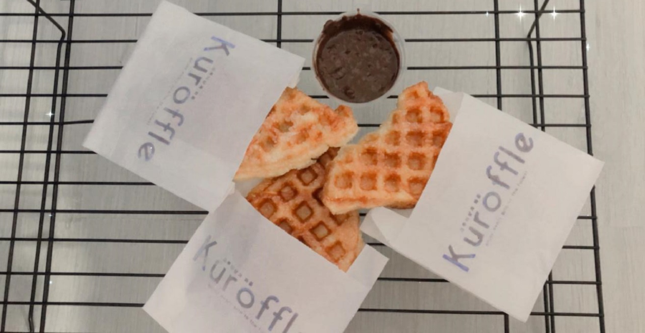 Kuroffle Cemilan Hits di Pasar Lama Kota Tangerang.