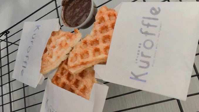 Kuroffle Cemilan Hits di Pasar Lama Kota Tangerang.