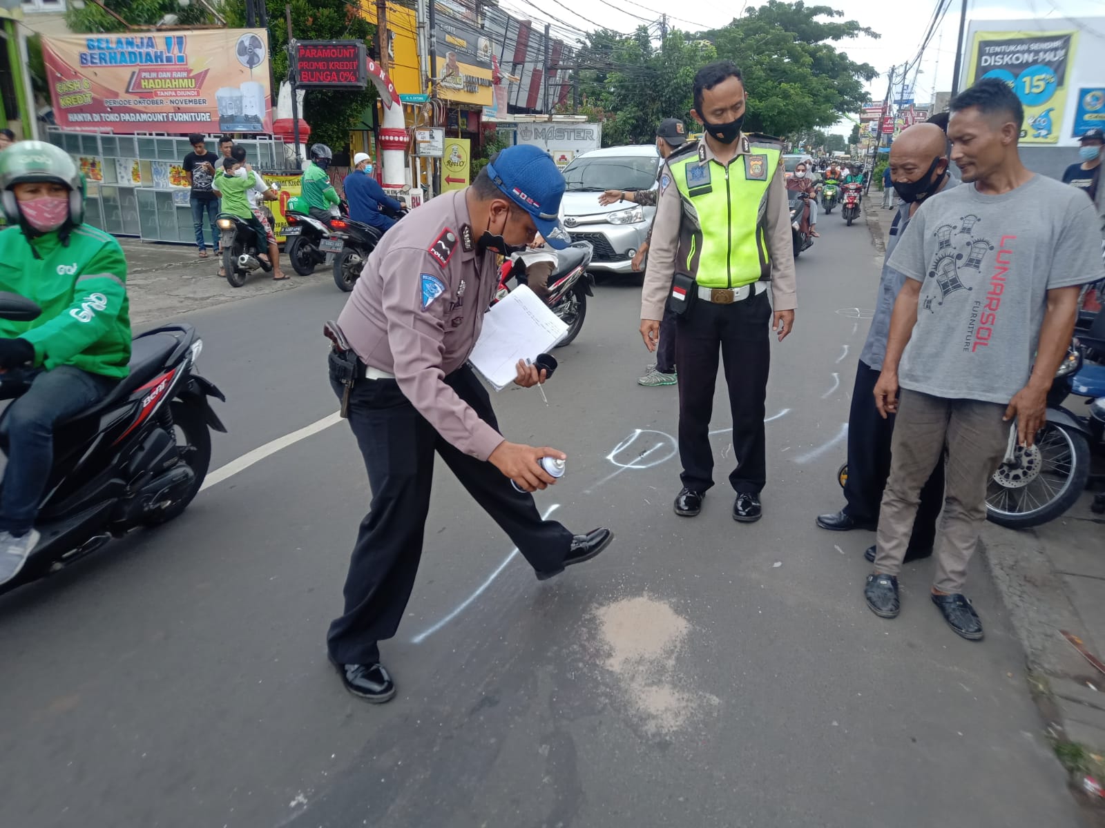 Insiden kecelakaan yang menyebabkan balita meninggal terjadi di Jalan Raya Raden Saleh, Kecamatan Karang Tengah, Kota Tangerang, Jumat 10 Desember 2021 sekitar pukul 11.00 WIB.